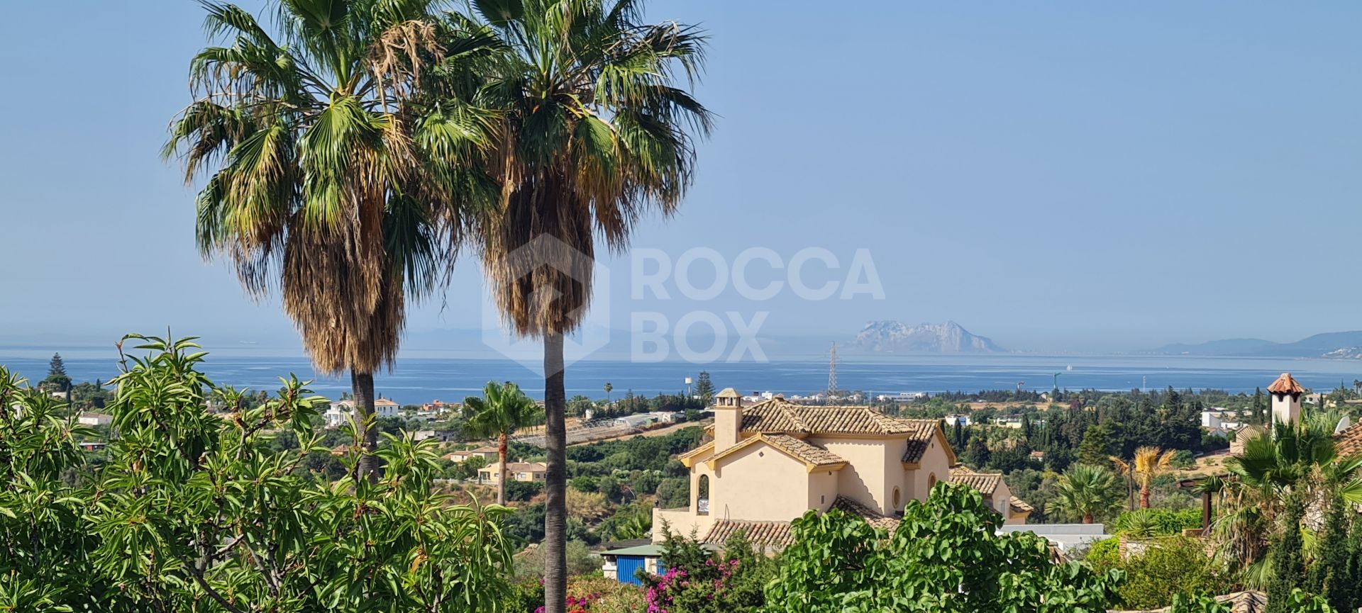 Villa with panoramic sea views in Puerto Romano, Estepona