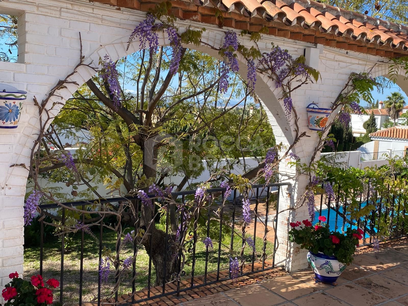 Charming traditional style Villa with Panoramic Sea Views and guest apartment in Puerto Romano, Estepona