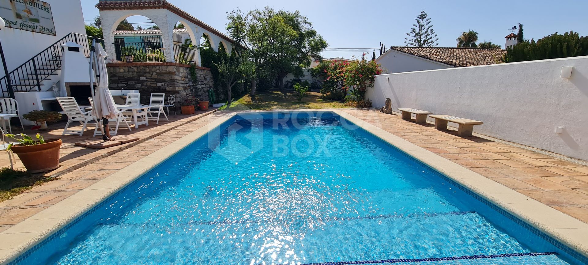 Villa with panoramic sea views in Puerto Romano, Estepona