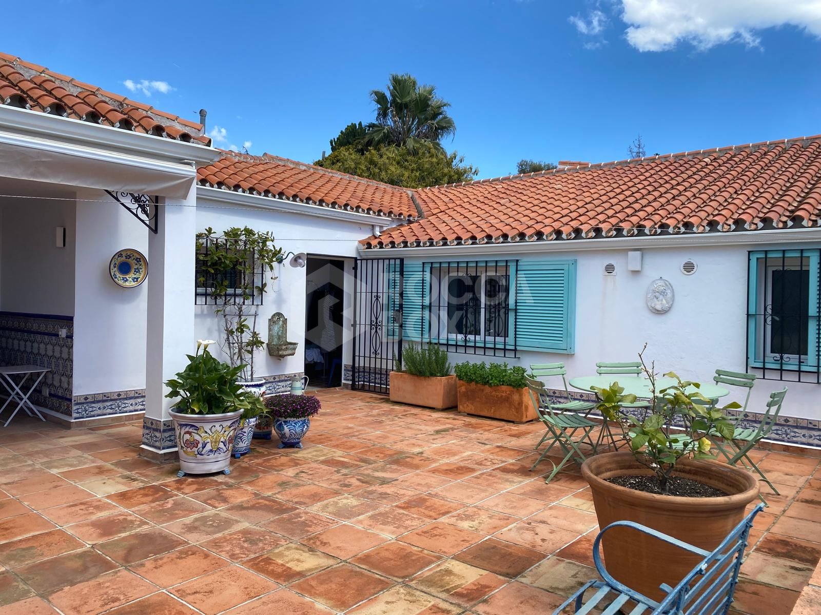 Charming traditional style Villa with Panoramic Sea Views and guest apartment in Puerto Romano, Estepona