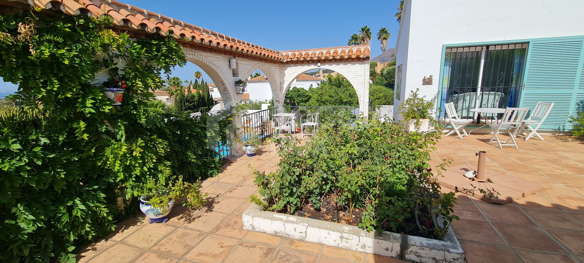 Villa with panoramic sea views in Puerto Romano, Estepona