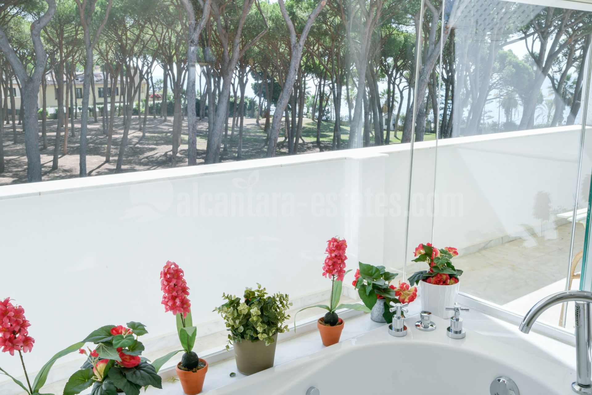 Town House in Marbellamar, Marbella