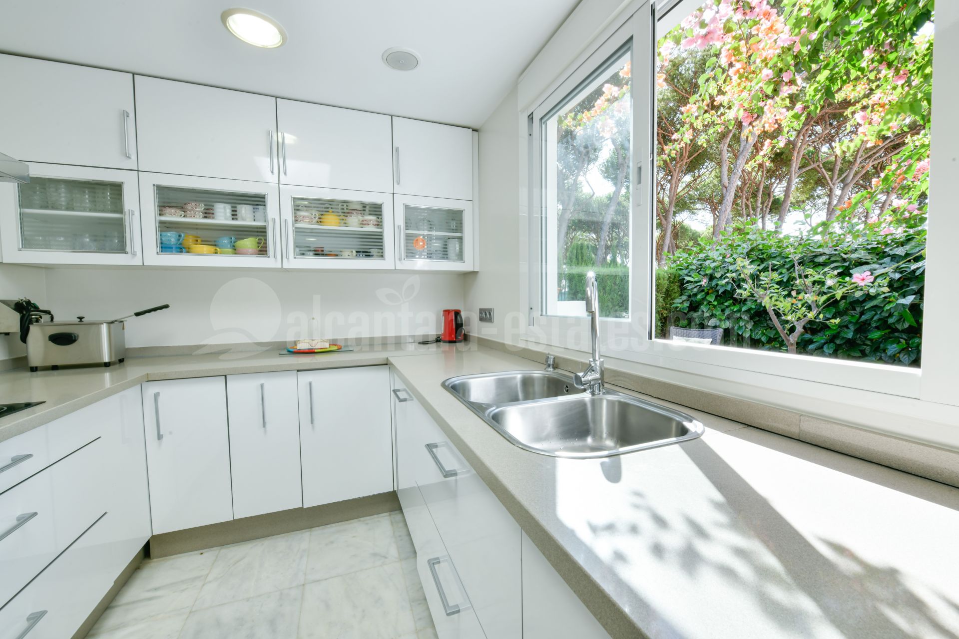 Town House in Marbellamar, Marbella