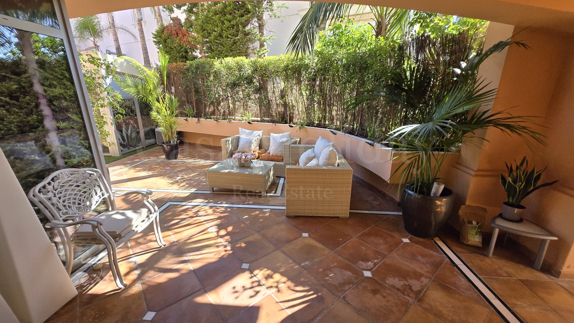 Apartamento Planta Baja en Casa Nova, Marbella