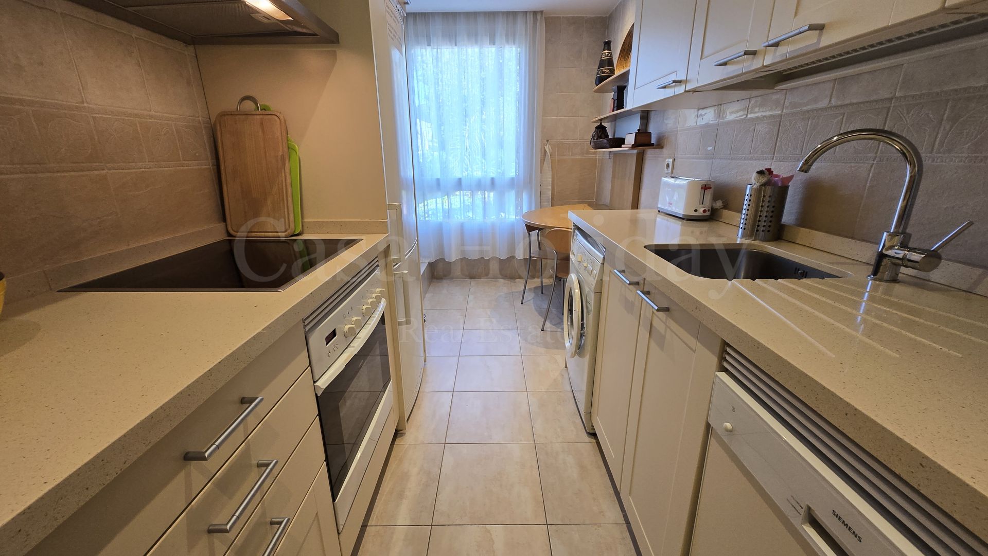 Apartamento en Las Cañas Beach, Marbella