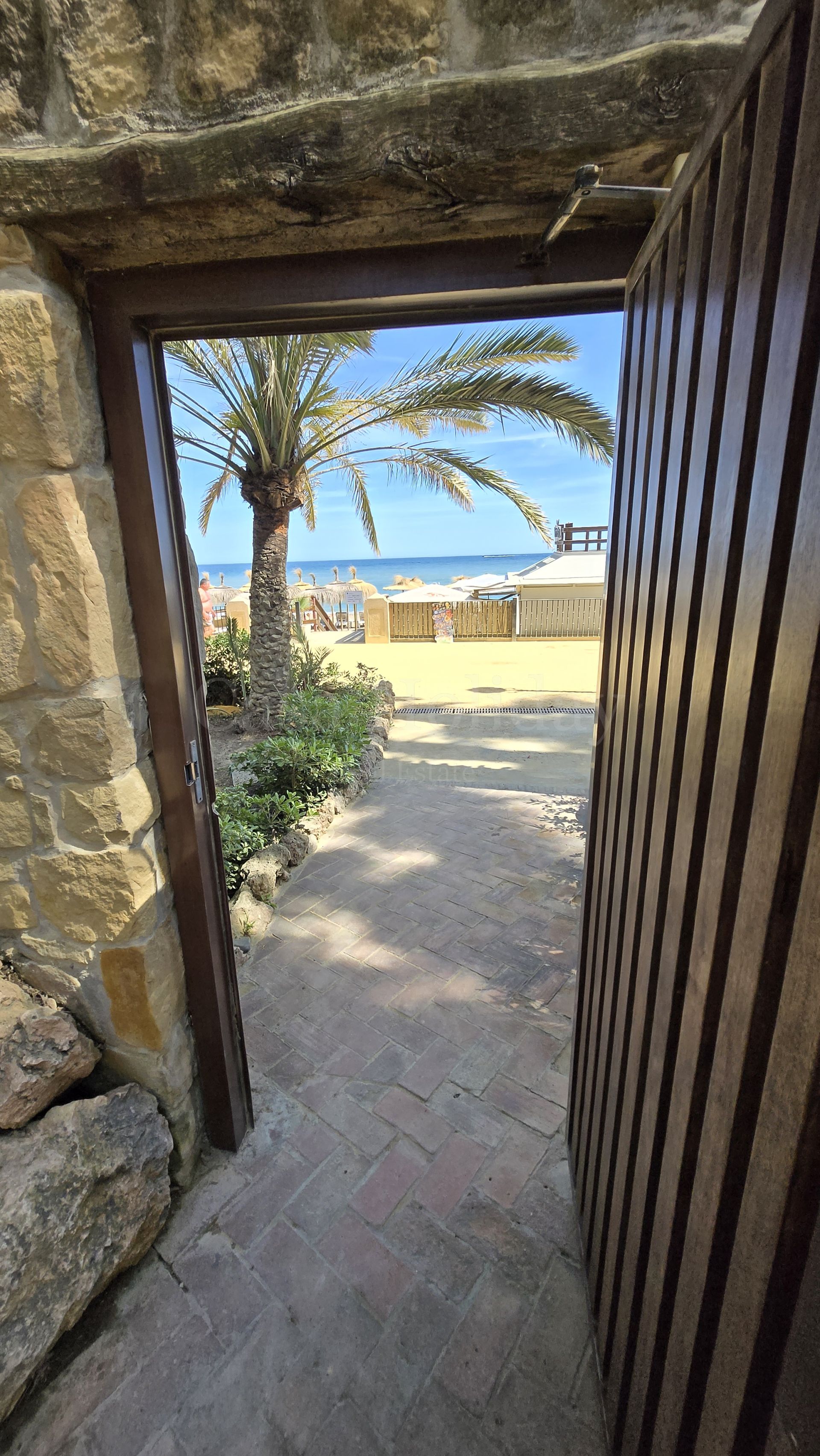Apartamento en Las Cañas Beach, Marbella