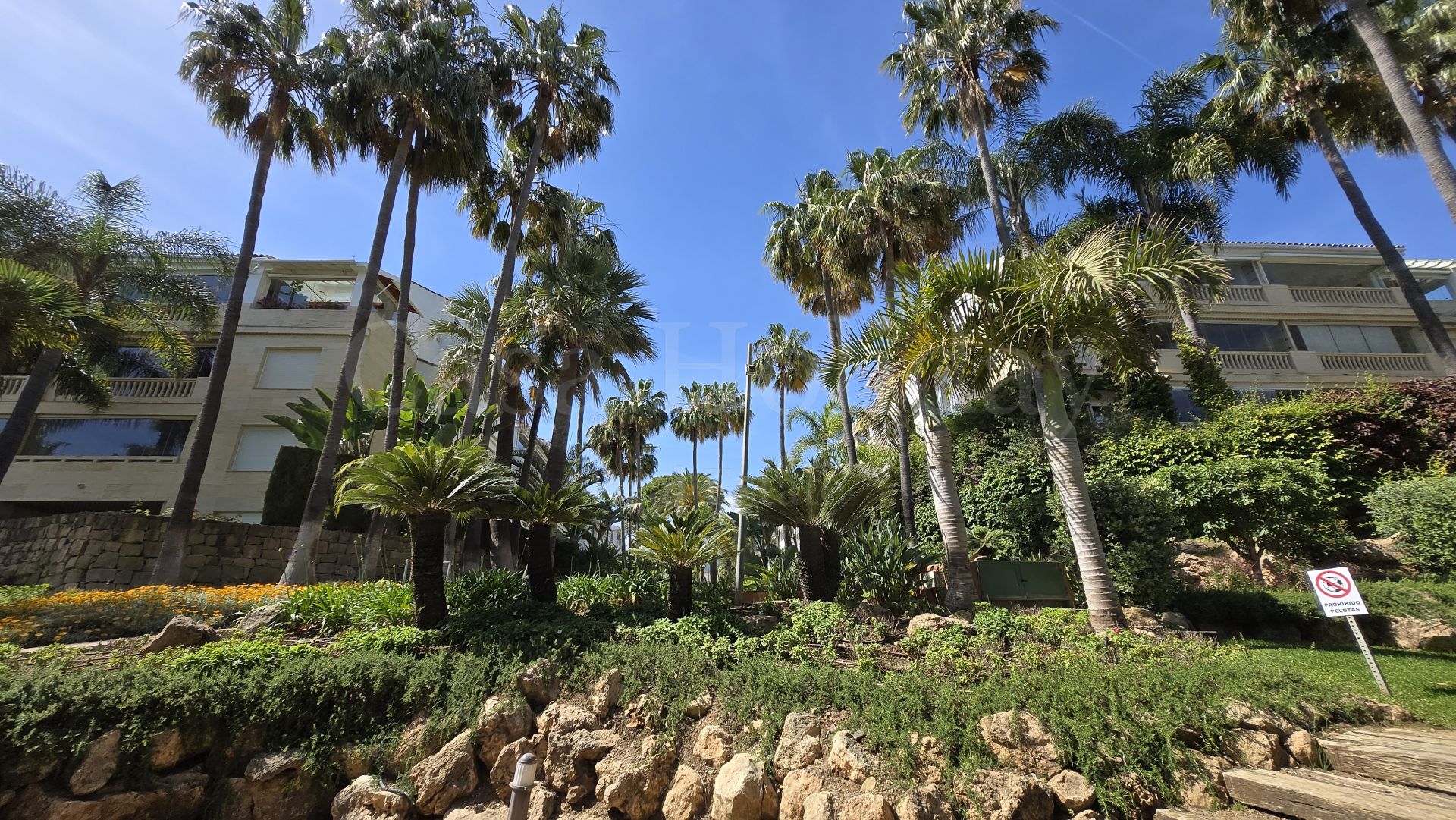 Apartamento en Las Cañas Beach, Marbella