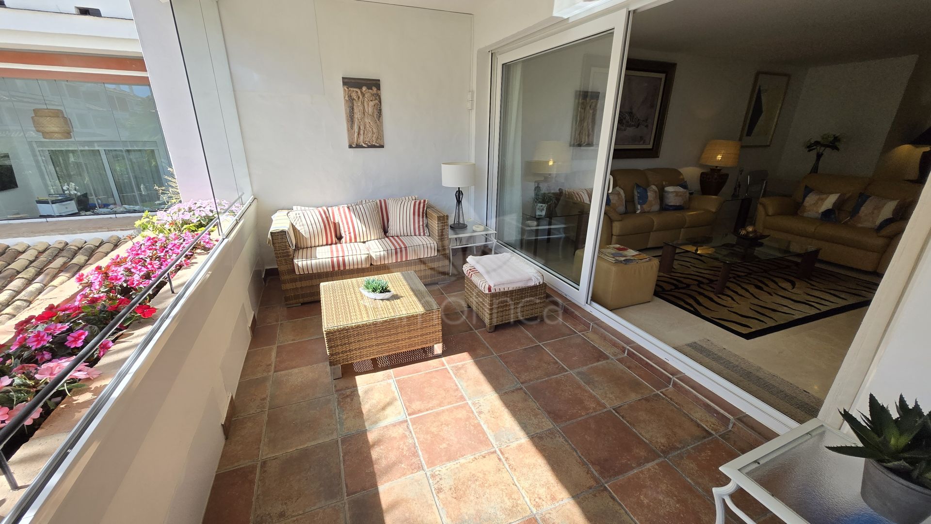 Apartamento en Las Cañas Beach, Marbella