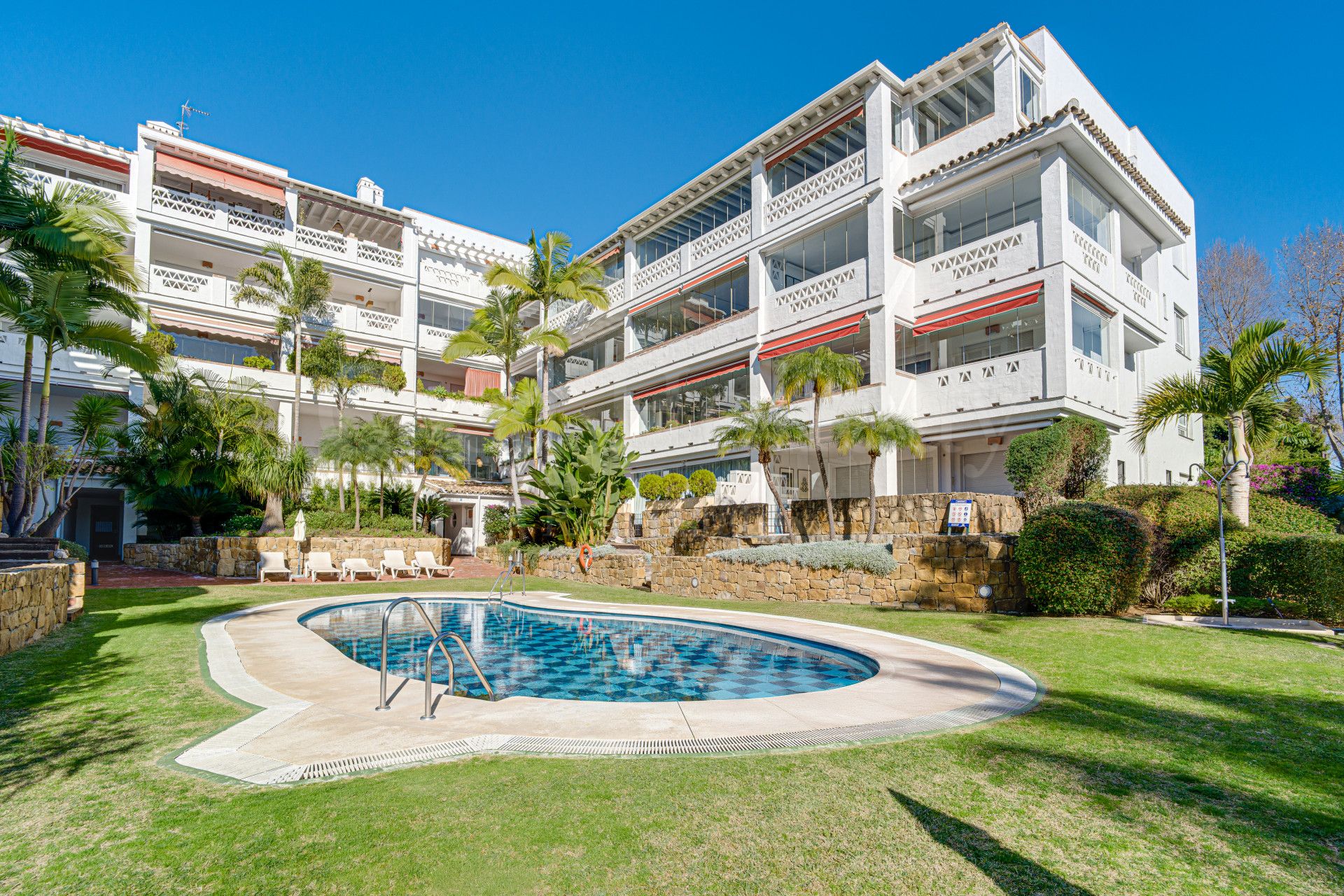 Apartamento en Las Cañas Beach, Marbella