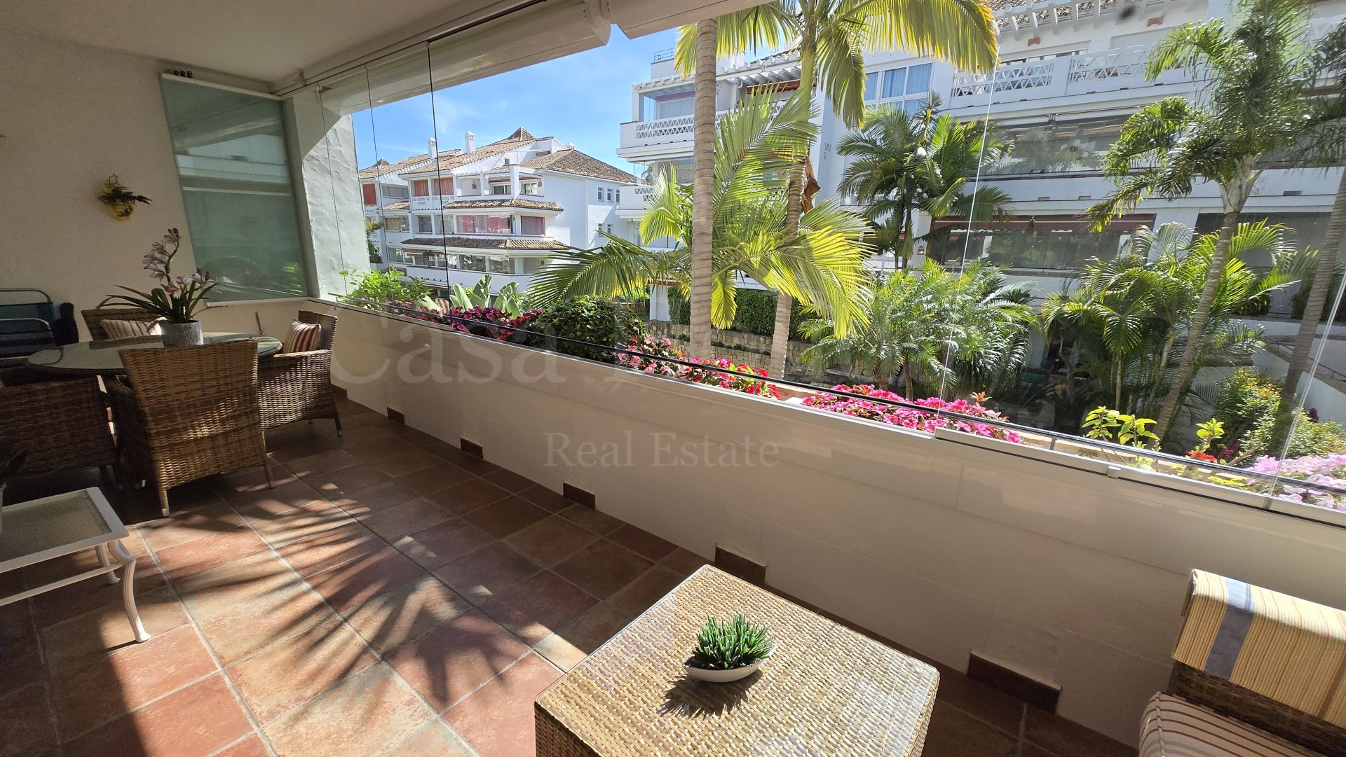 Apartamento en Las Cañas Beach, Marbella