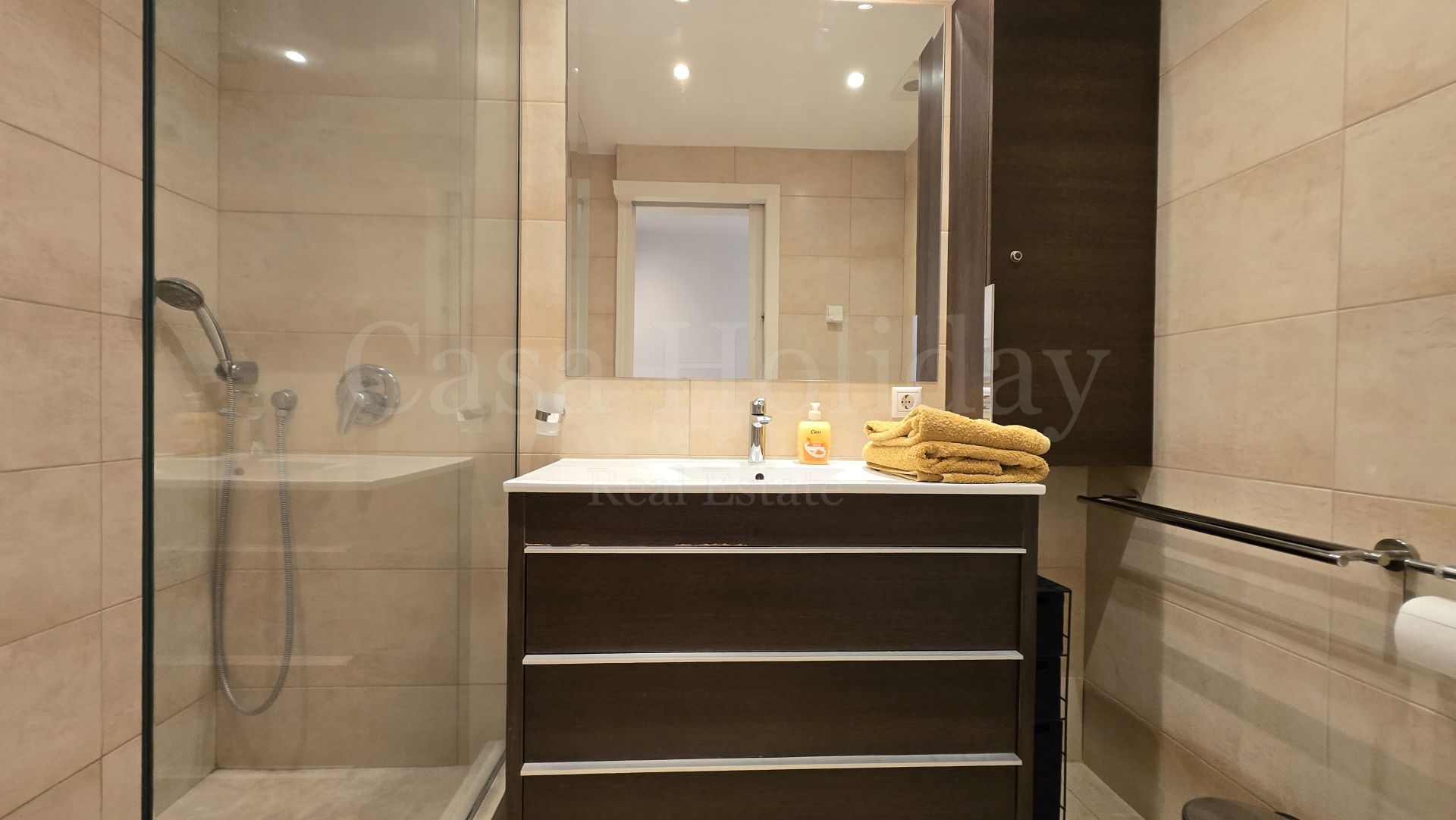 Apartamento en Las Cañas Beach, Marbella