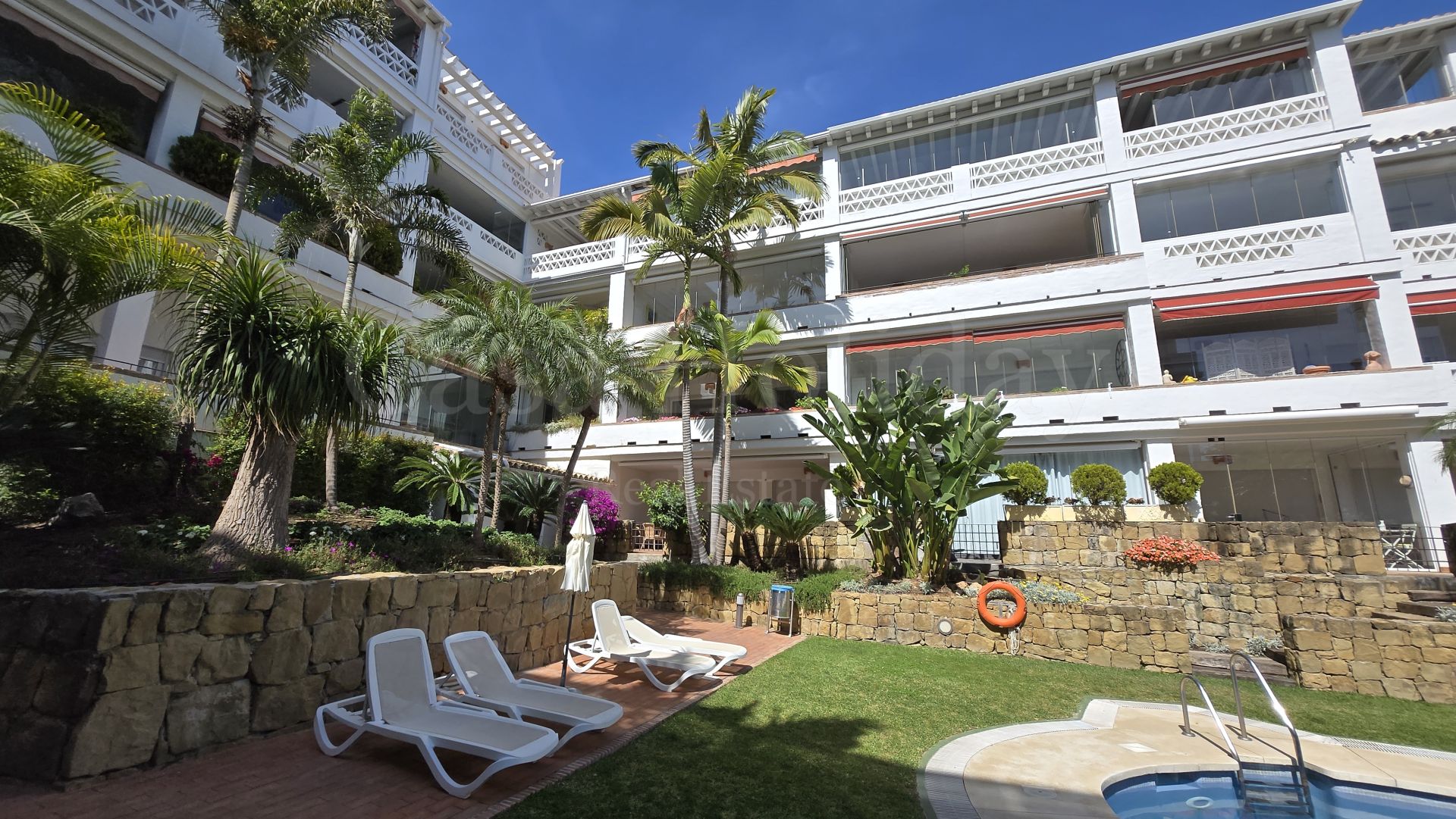 Apartamento en Las Cañas Beach, Marbella