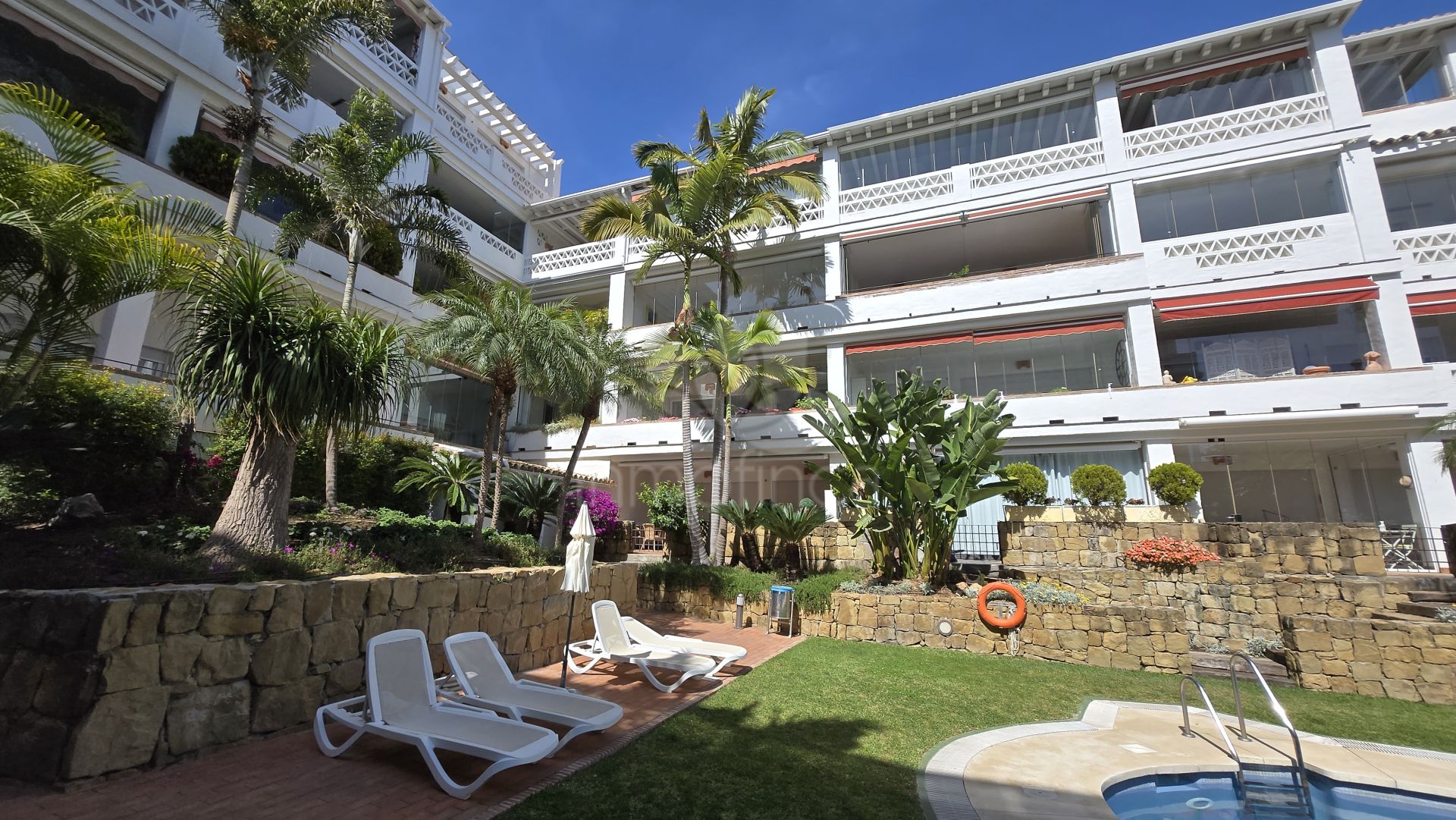 Apartamento en Las Cañas Beach, Marbella