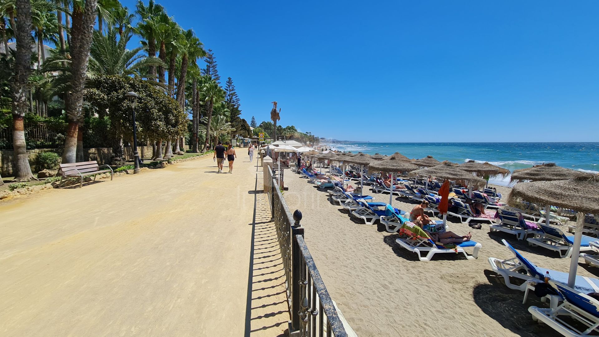 Apartamento en Las Cañas Beach, Marbella