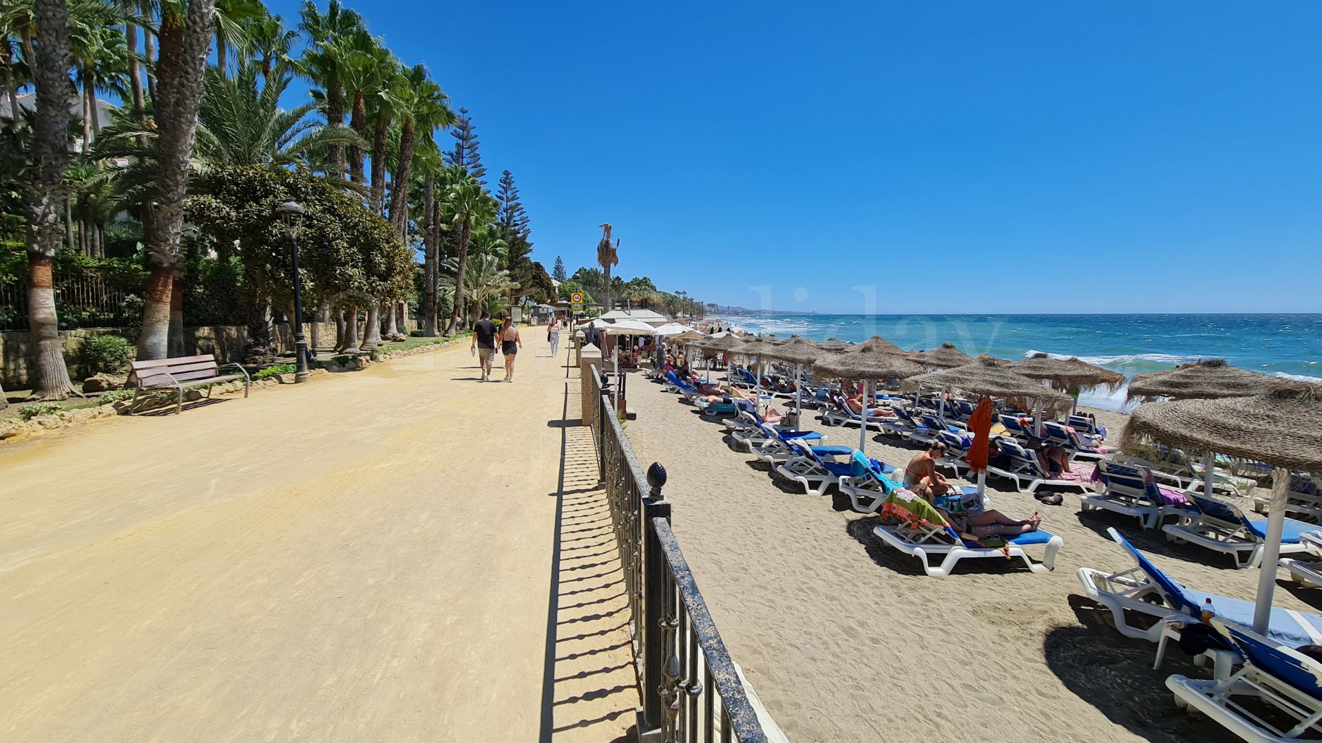 Apartamento en Las Cañas Beach, Marbella