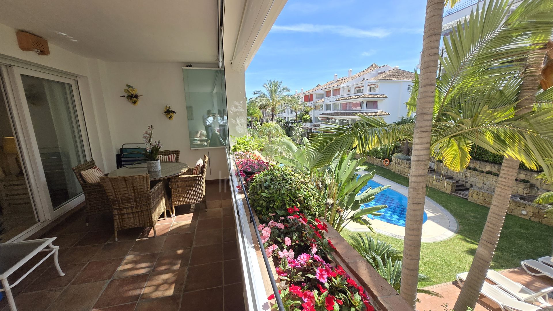 Apartamento en Las Cañas Beach, Marbella