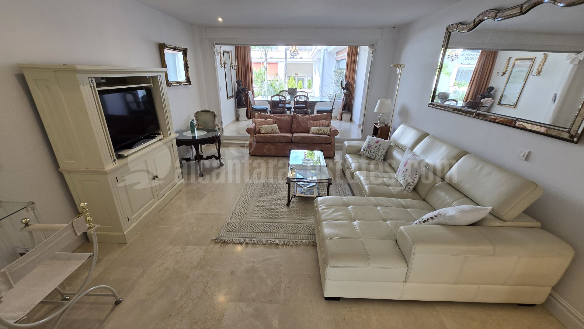 Apartamento en Las Cañas Beach, Marbella