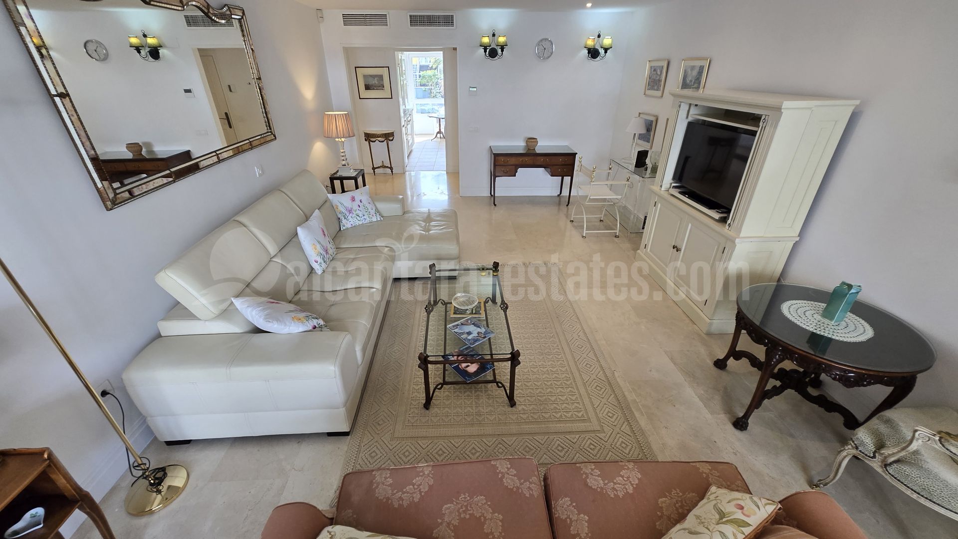 Apartamento en Las Cañas Beach, Marbella
