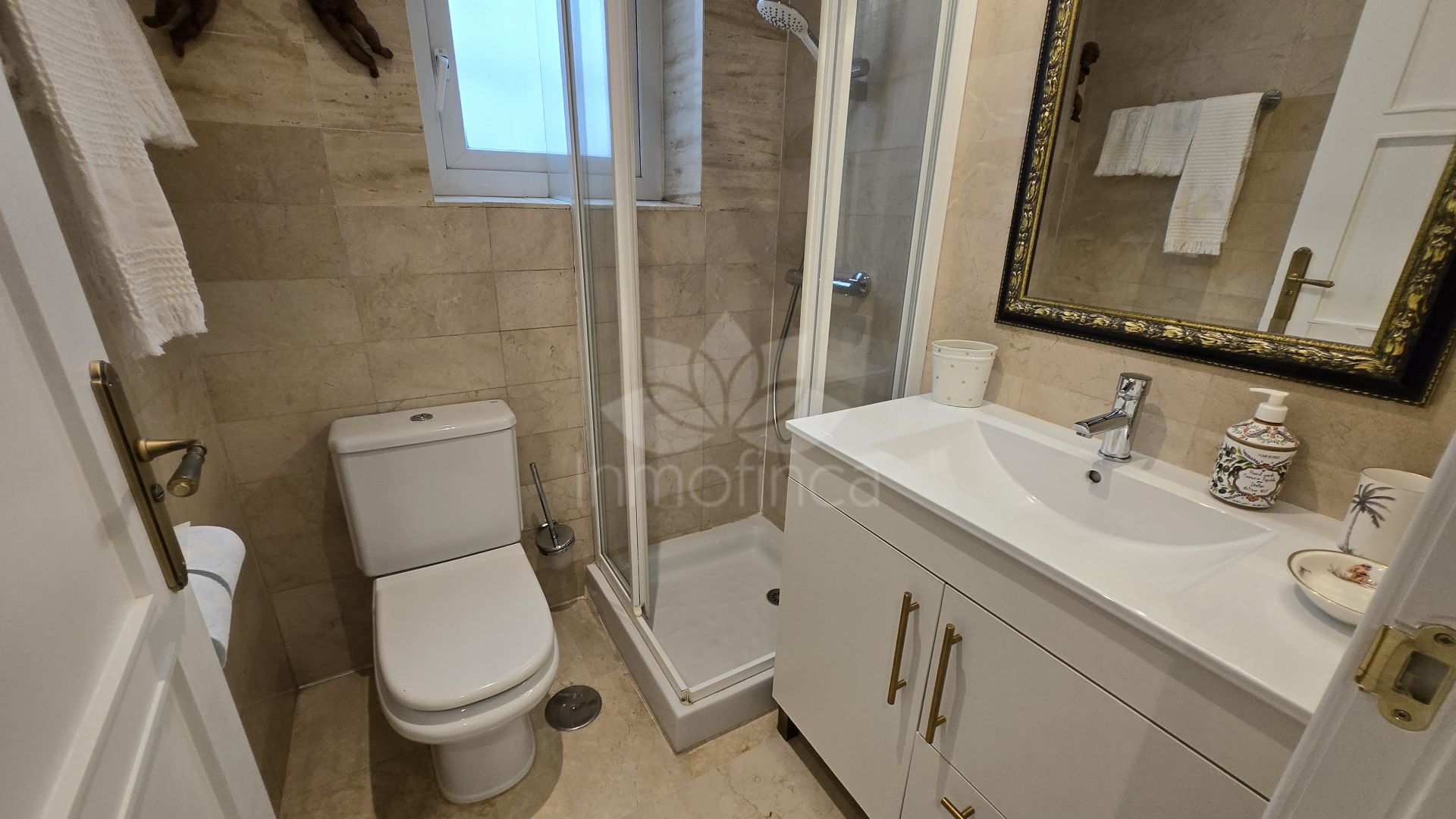 Apartamento en Las Cañas Beach, Marbella