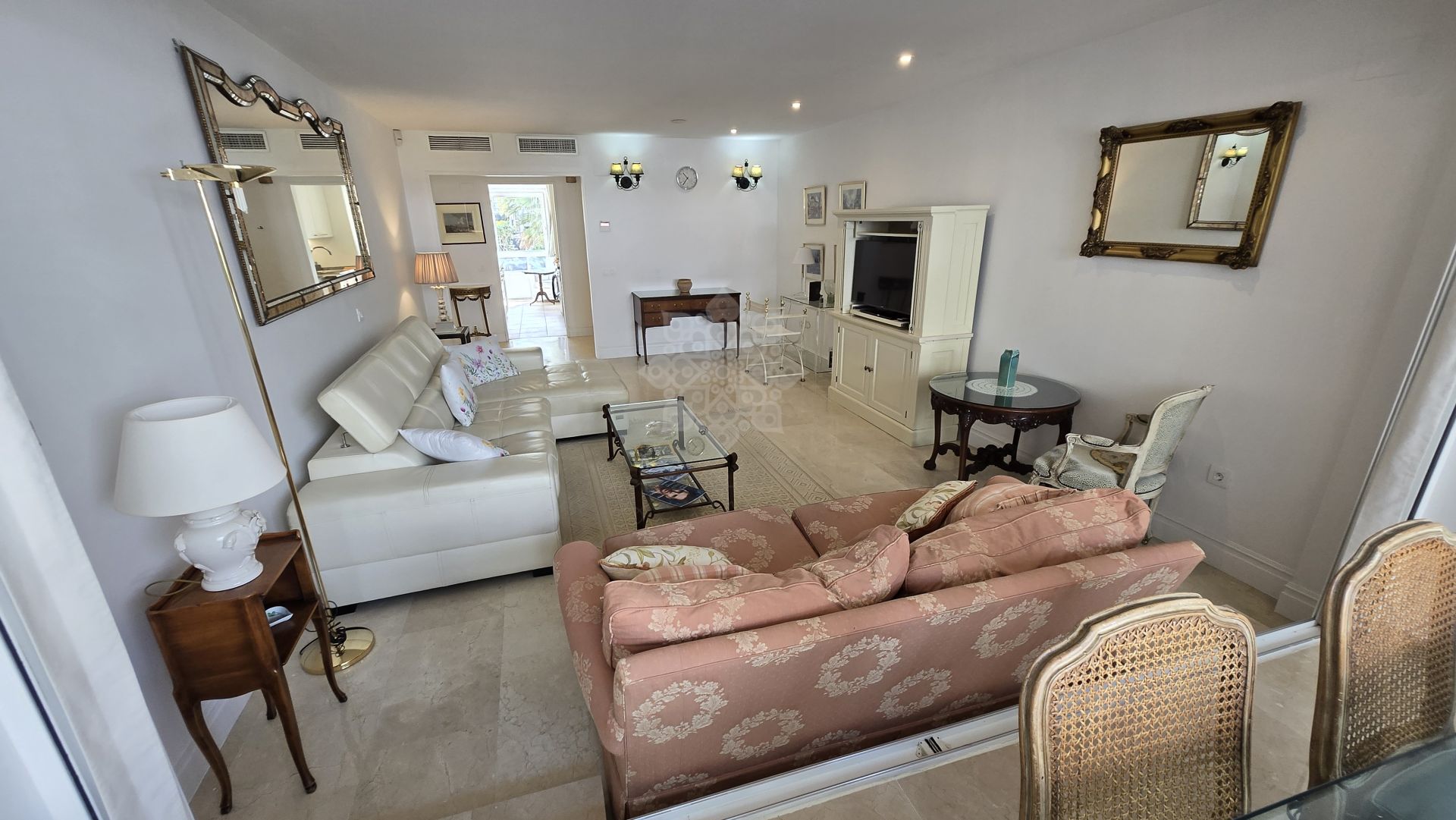 Apartment in Las Cañas Beach, Marbella