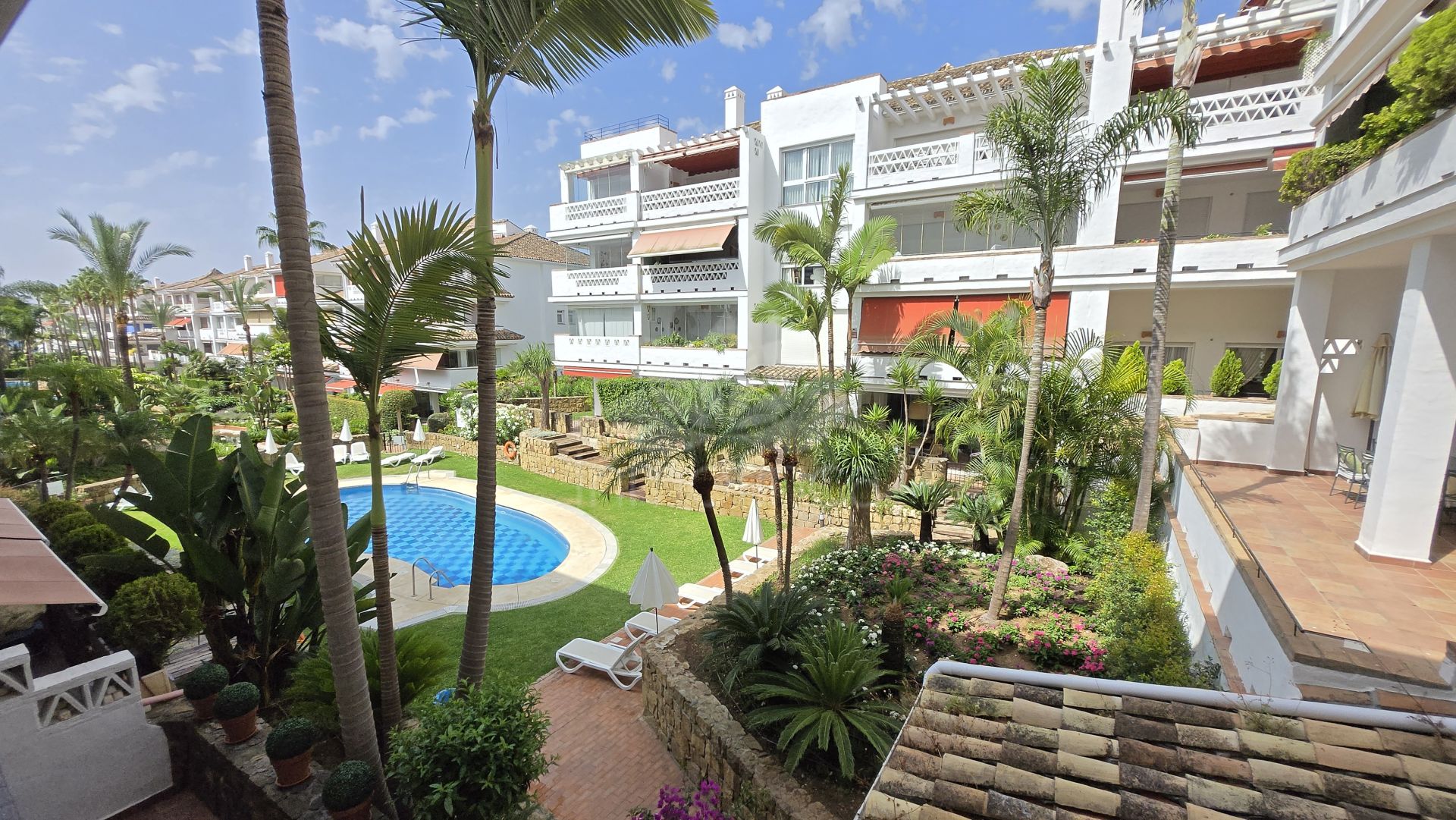 Apartamento en Las Cañas Beach, Marbella