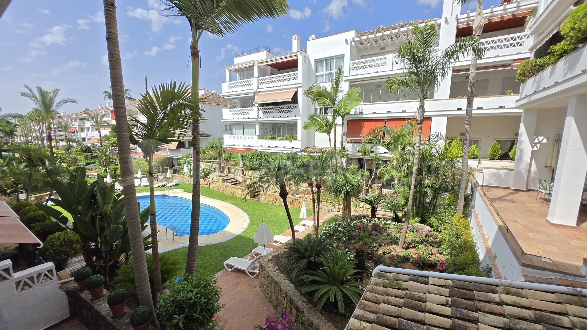 Apartamento en Las Cañas Beach, Marbella