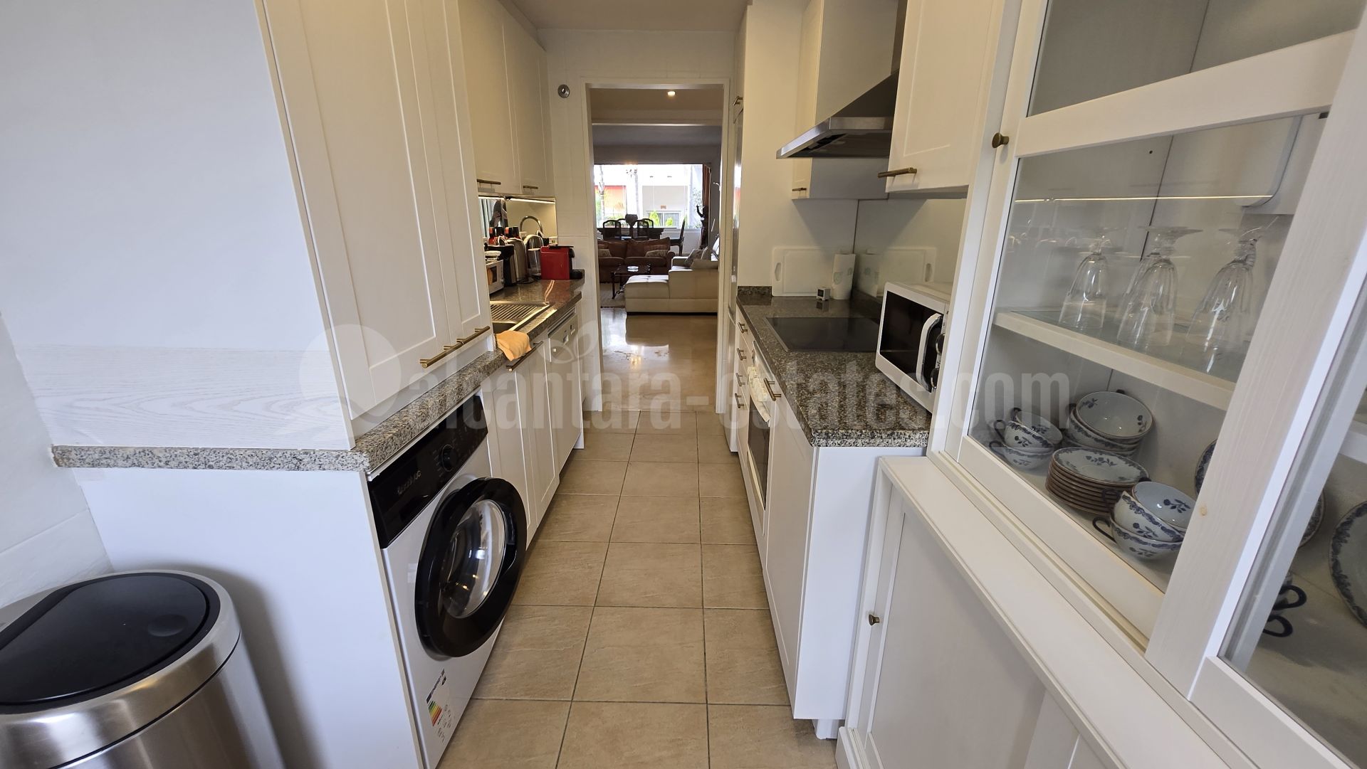 Apartamento en Las Cañas Beach, Marbella
