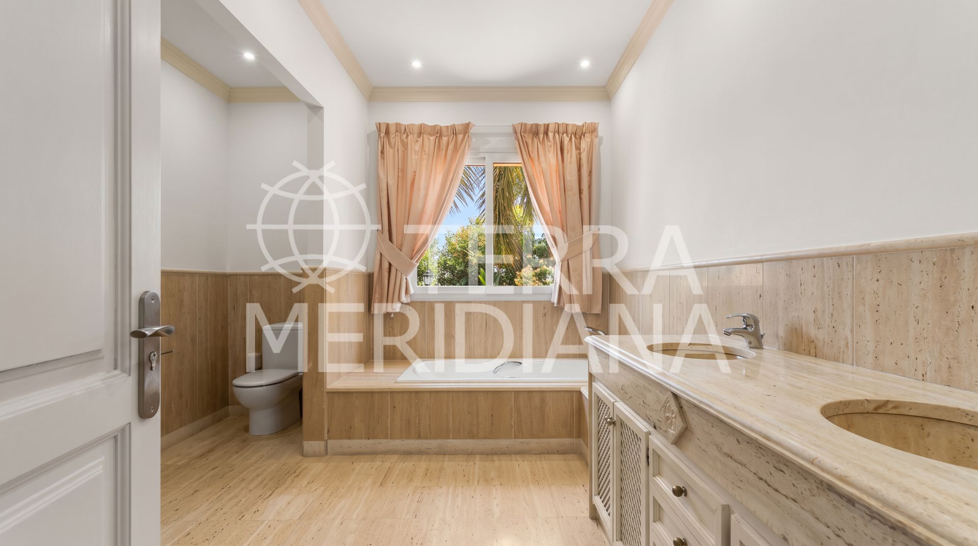 Villa in Nueva Andalucia, Marbella
