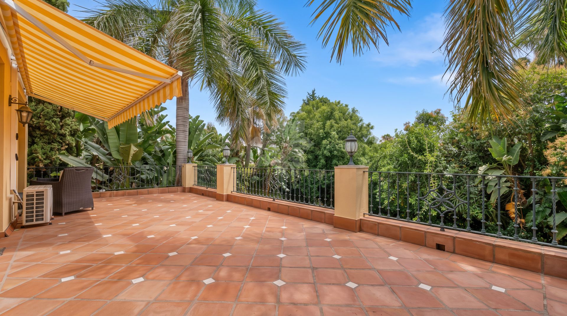 Villa in Nueva Andalucia, Marbella