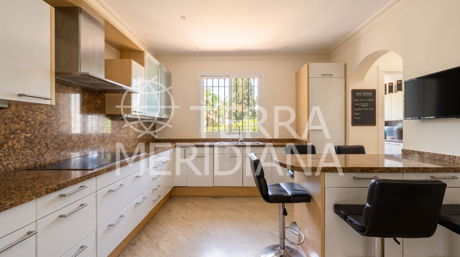 Villa in Nueva Andalucia, Marbella