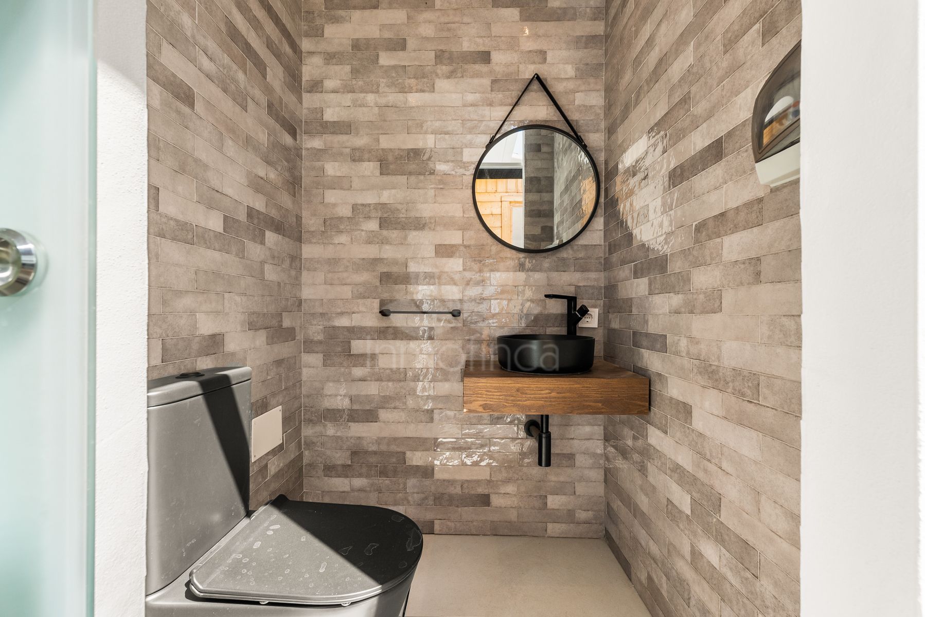 Duplex Penthouse in Palo Alto, Ojen