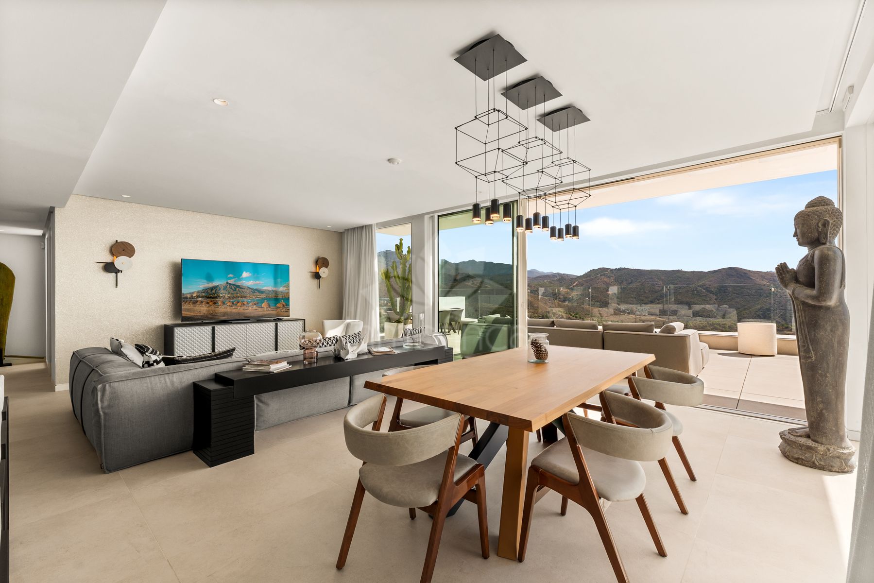 Duplex Penthouse in Palo Alto, Ojen
