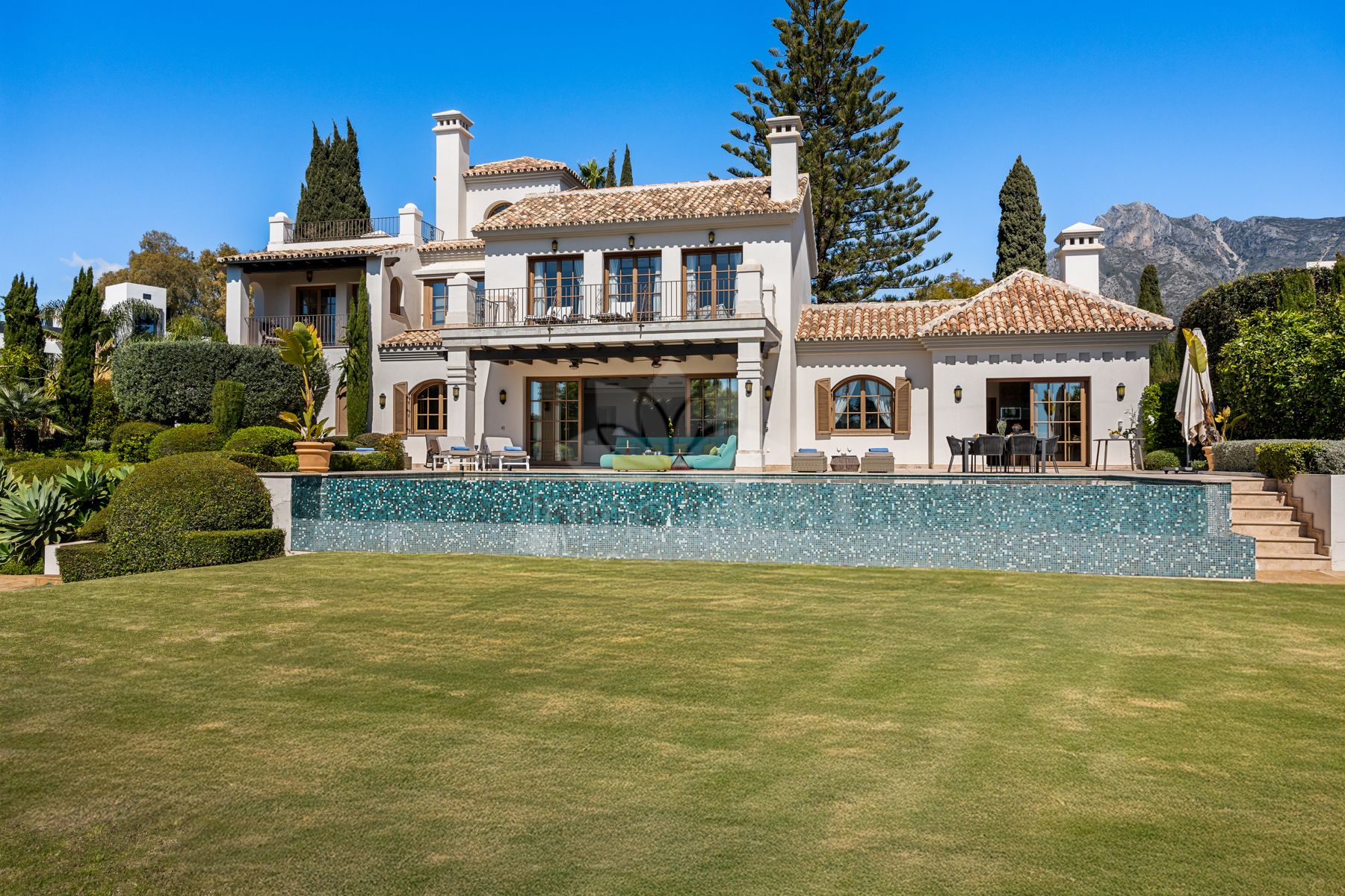 Villa in La Carolina, Marbella