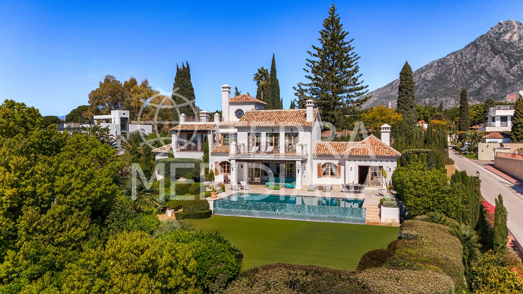Villa in La Carolina, Marbella