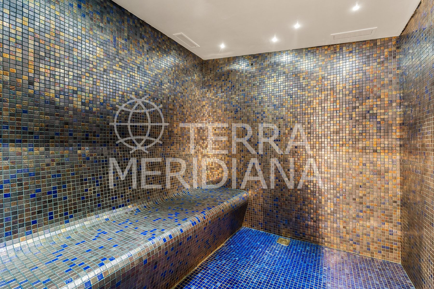 Villa in La Carolina, Marbella
