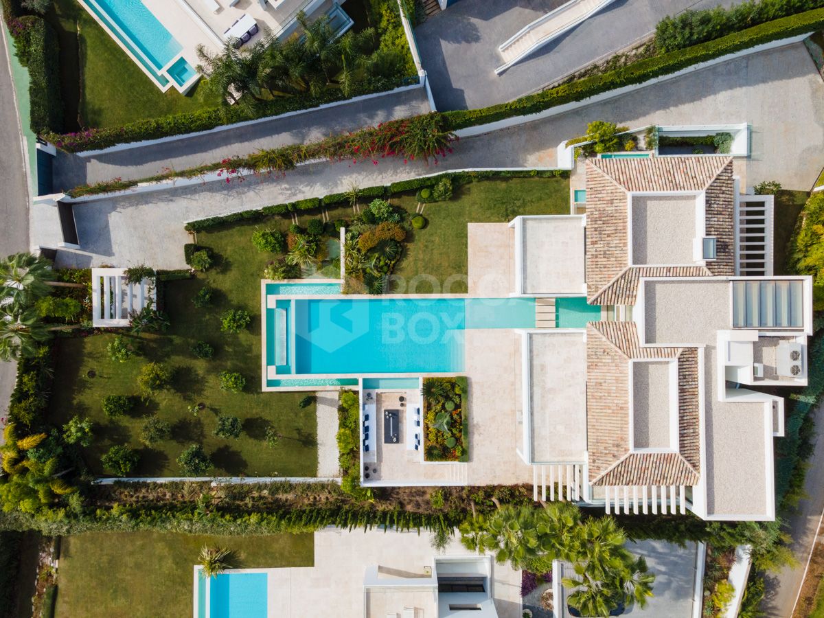 LUXURIOUS 6 BEDROOM CONTEMPORARY VILLA IN NUEVA ANDALUCIA