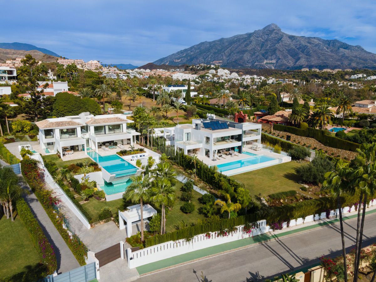 Villa en venta en La Cerquilla, Marbella