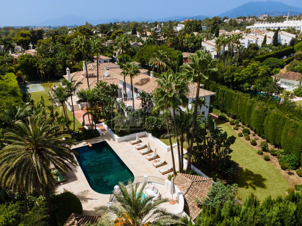 Villa en venta en Los Verdiales, Marbella