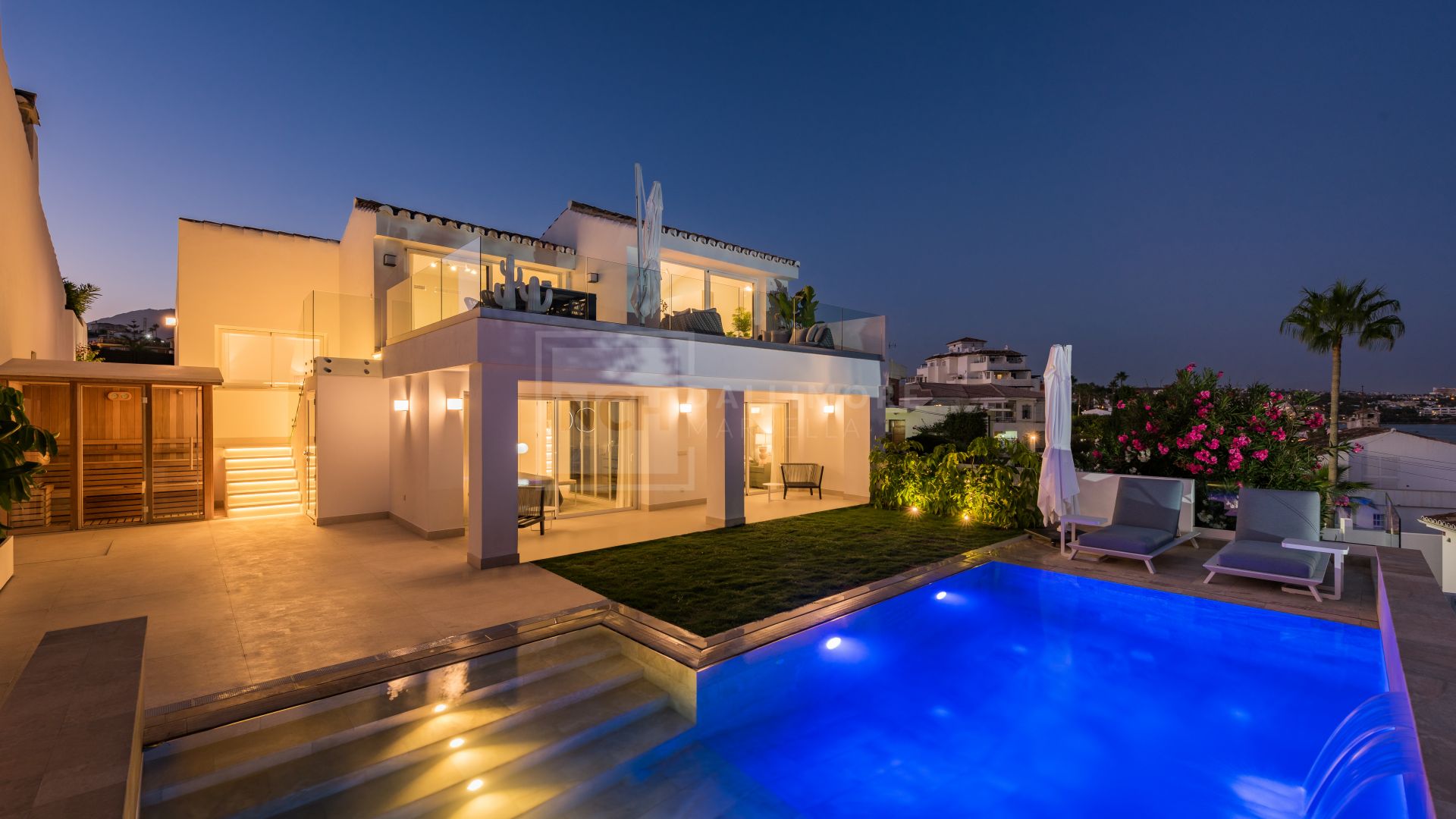Villa en venta en Arena Beach, Estepona
