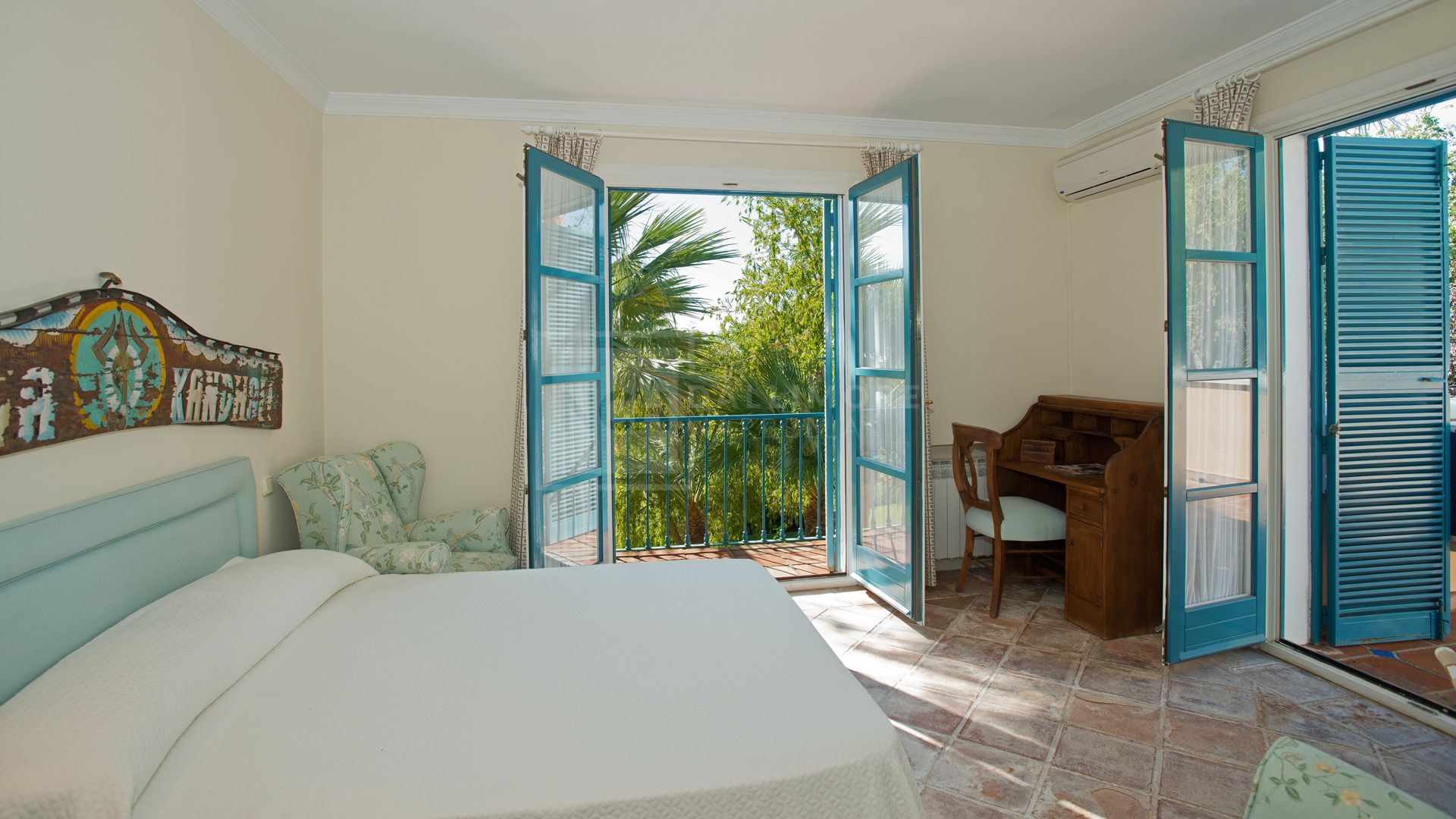 CLASSIC 10 BEDROOM VILLA IN LA QUINTA GOLF RESORT, BENAHAVIS