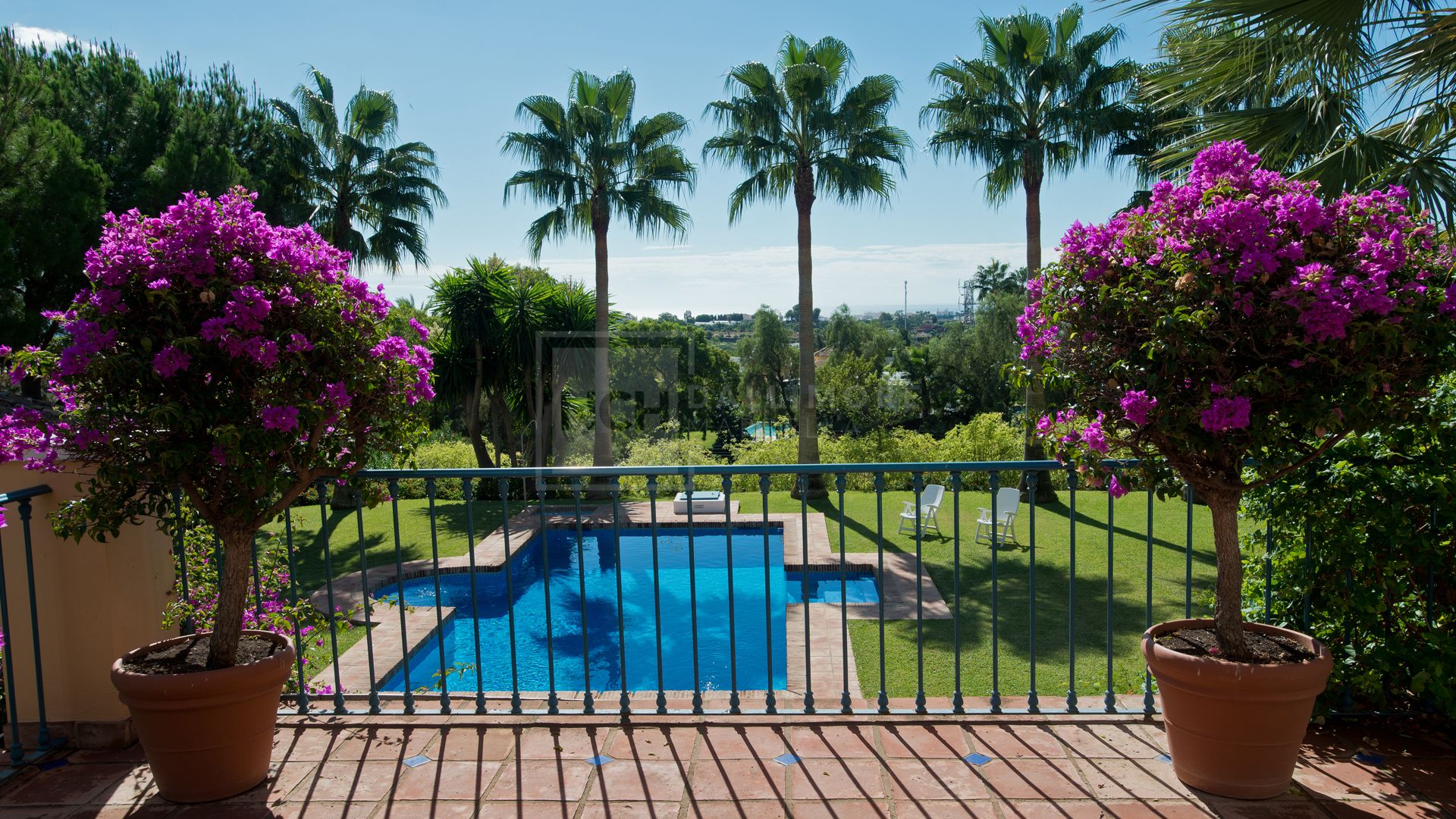 CLASSIC 10 BEDROOM VILLA IN LA QUINTA GOLF RESORT, BENAHAVIS