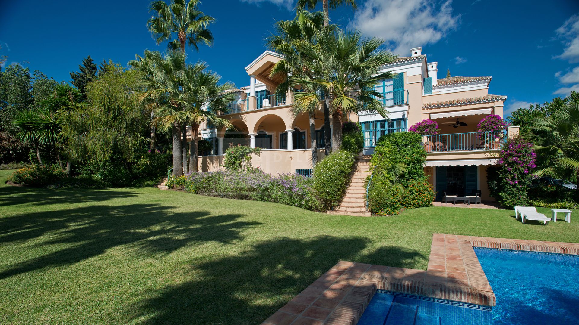 CLASSIC 10 BEDROOM VILLA IN LA QUINTA GOLF RESORT, BENAHAVIS