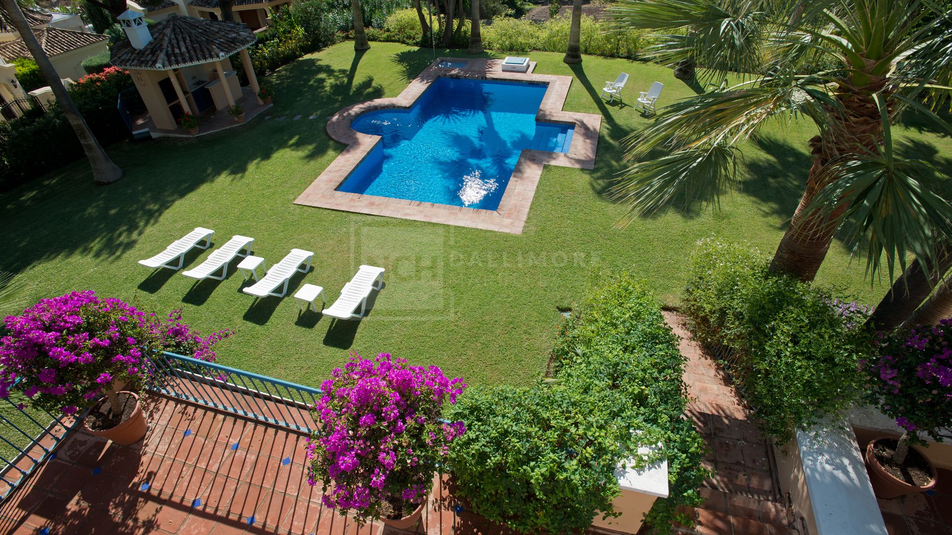 CLASSIC 10 BEDROOM VILLA IN LA QUINTA GOLF RESORT, BENAHAVIS