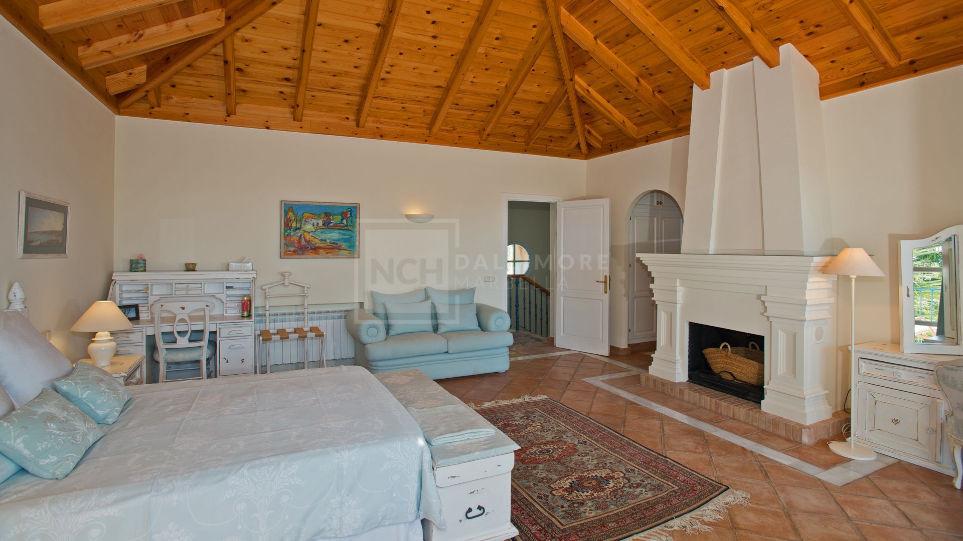 CLASSIC 10 BEDROOM VILLA IN LA QUINTA GOLF RESORT, BENAHAVIS