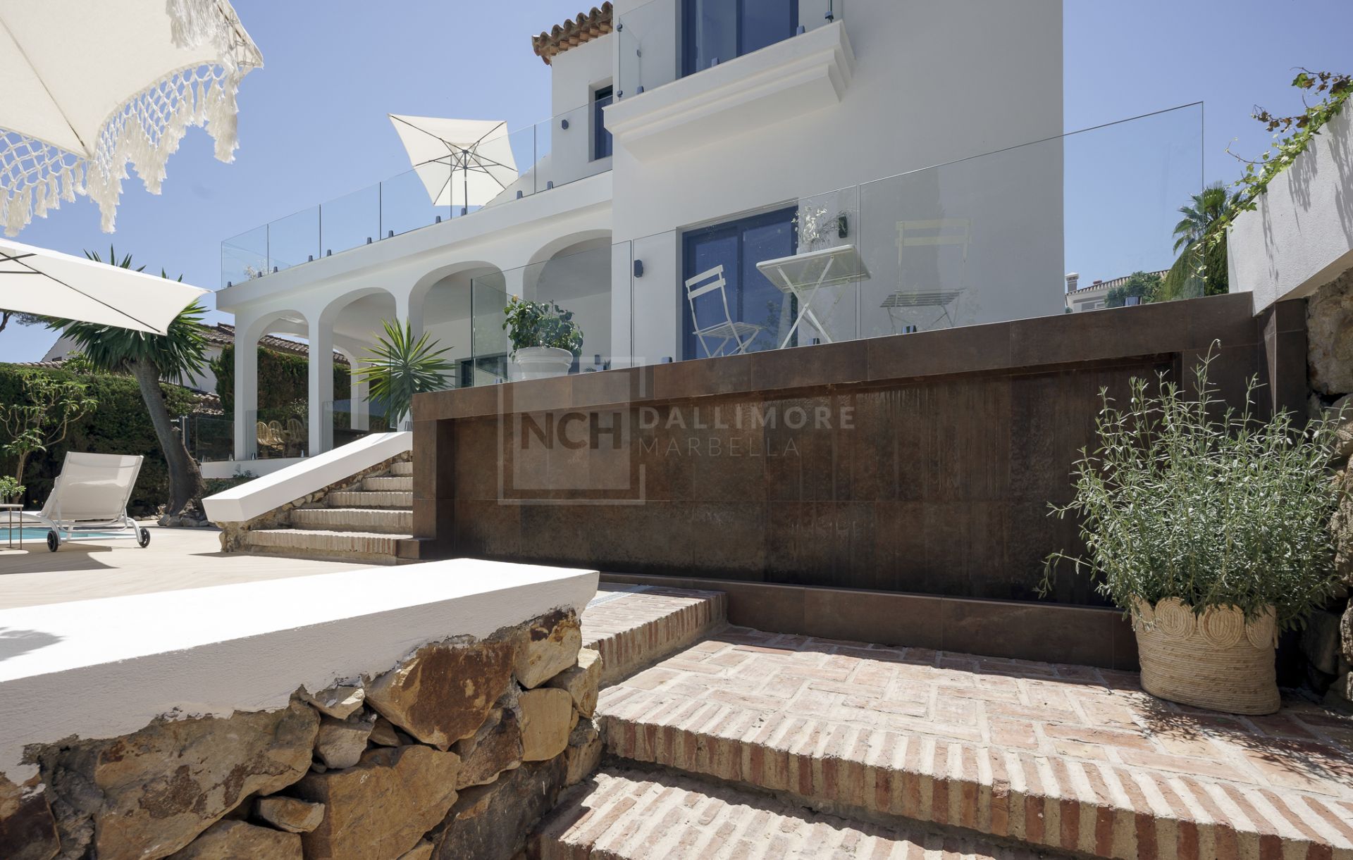 STUNNING 4-BEDROOM CONTEMPORARY VILLA NUEVA ANDALUCIA MARBELLA