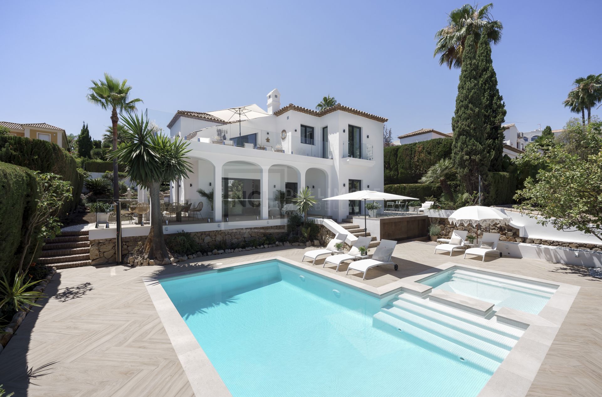 STUNNING 4-BEDROOM CONTEMPORARY VILLA NUEVA ANDALUCIA MARBELLA