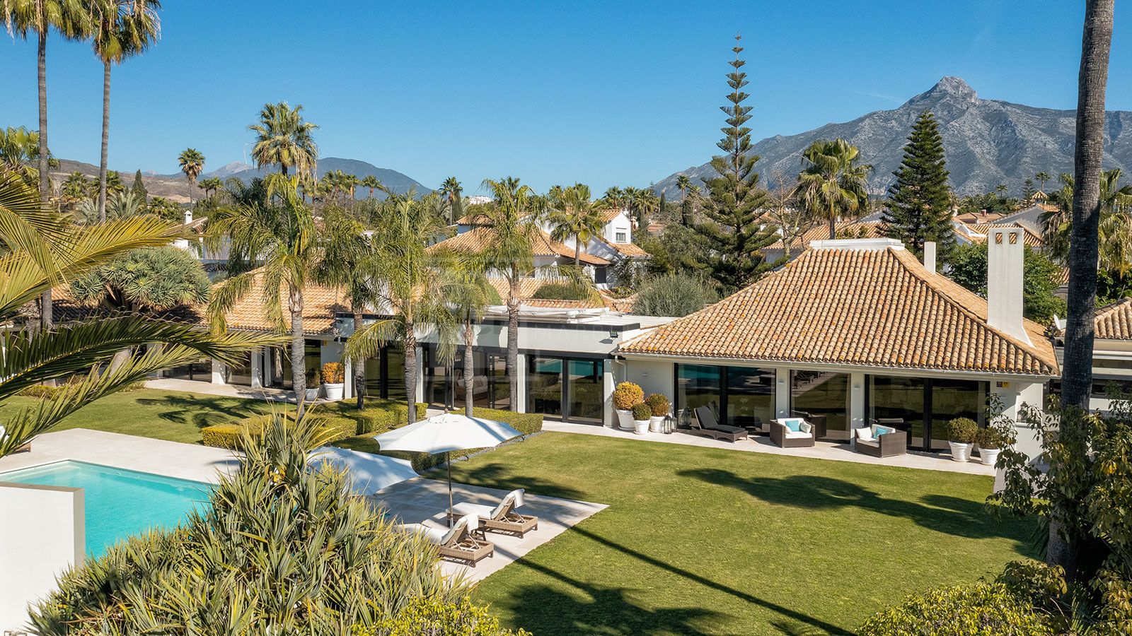 Villa en alquiler en Nueva Andalucia, Marbella