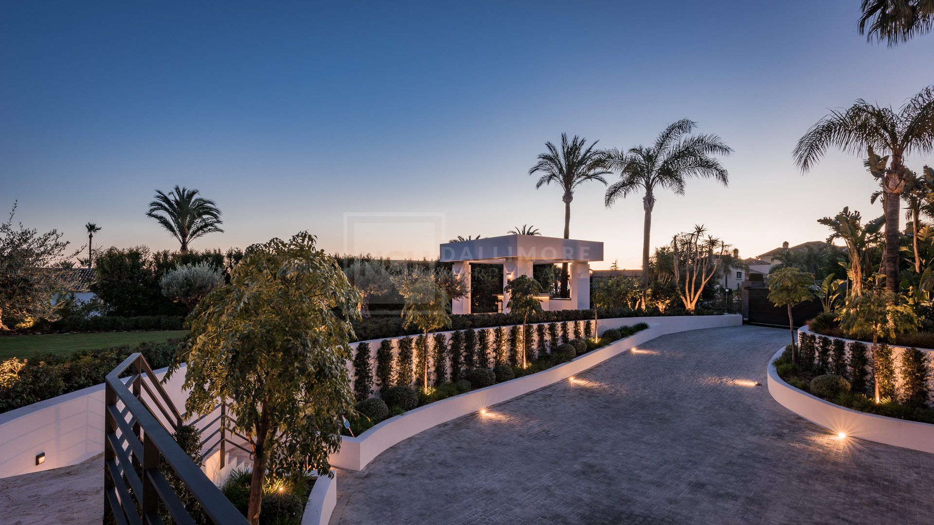 Rental Property: Stunning Contemporary 6-Bedroom Villa in Sierra Blanca