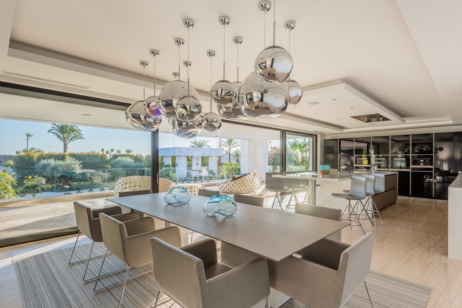 Rental Property: Stunning Contemporary 6-Bedroom Villa in Sierra Blanca