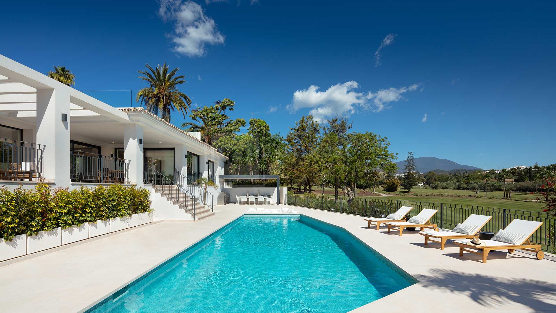 Stunning 5 Bedroom Villa in Nueva Andalucia